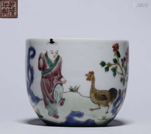 A FAMILLE ROSE GLAZE CUP WITH KID PATTERN