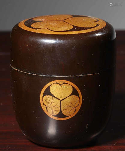 A LACQUER WITH MAKI-E BOX