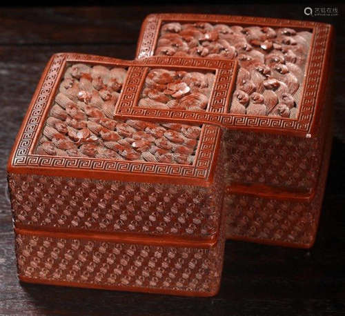 A LACQUER CARVED BOX