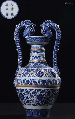 A BLUE&WHITE GLAZE FLOWER PATTERN VASE