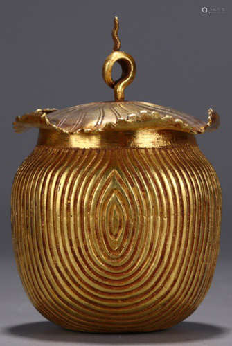 A GILT BRONZE CASTED JAR WITH PATTERN