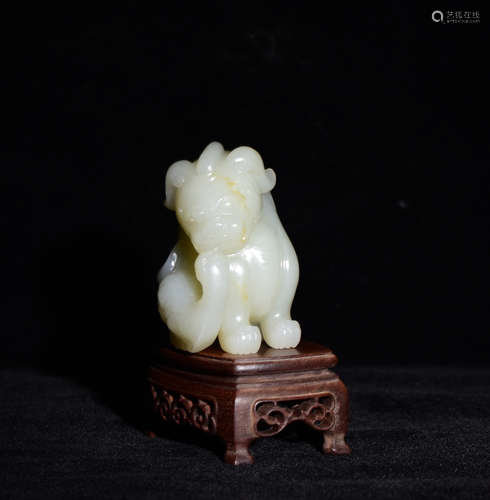 A WHITE JADE AUSPICIOUS BEAST