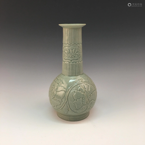 Chinese Longquan Kiln Vase