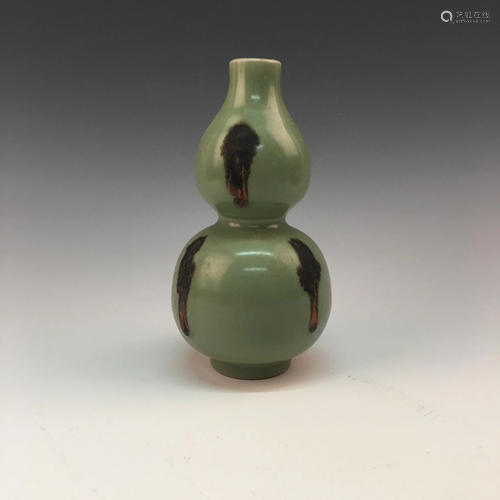 Chinese Longquan Kiln Double Goured Vase