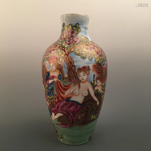 Chinese Enamels Vase, Qianlong Mark