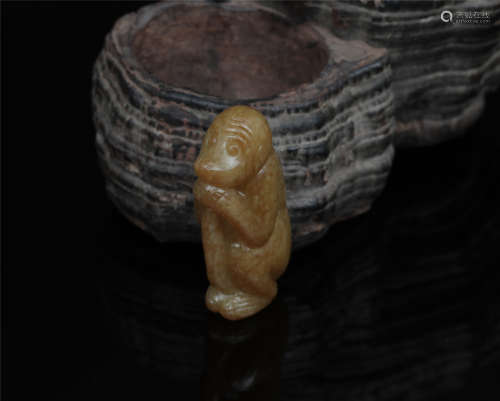 A Carved Jade Pendant Qing Dynasty
