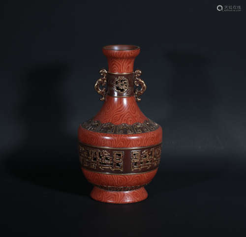 An Archaistic Form Vase Qing Dynasty