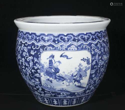 Qing Dynasty blue and white opening light children urn