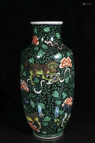 qing dynasty  Powder enamel vase with lion design