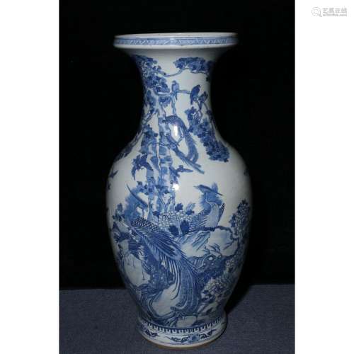 Qing Jiaqing blue and white vase with birds paying