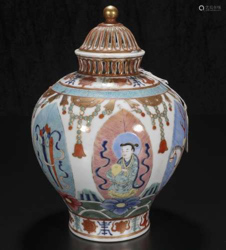 Republic Period Powder enamel vase with eight