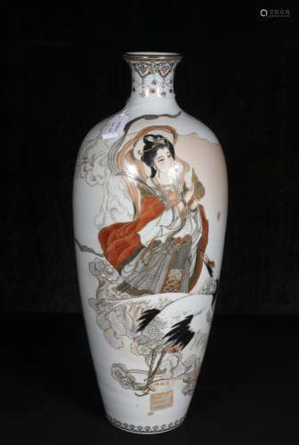 Mid-20th century Kong Pei Wen Powder enamel vase with