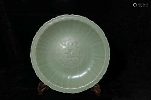 Ming Dynasty Longquan Kuikou plate