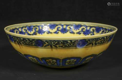 qing dynasty   Yellow ground blue and white bowl