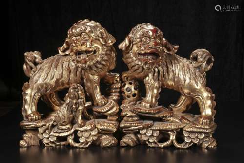qing dynasty Wood carvings too much golden lion little