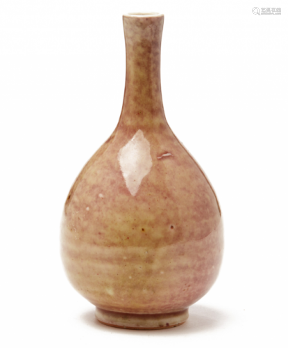 A SMALL PEACH-BLOOM TYPE PEAR-SHAPED BOTTLE VASE