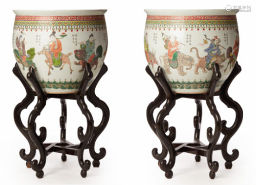 A PAIR OF LARGE FAMILLE VERTE PORCELAIN JARDINIERES, ON STANDS