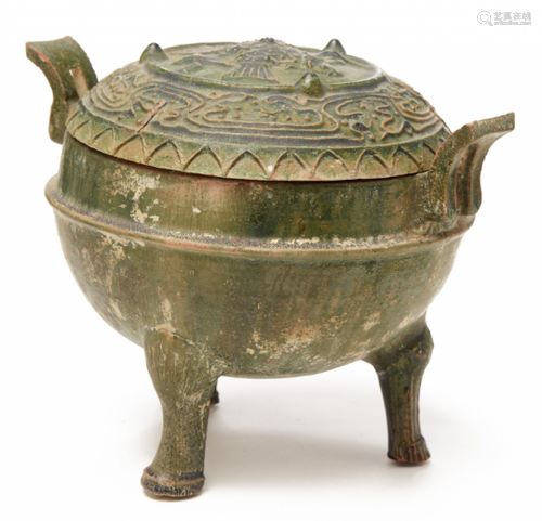 A GREEN-GLAZED TRIPOD CENSER AND COVER