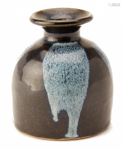 A SMALL PHOSPHATIC-SPLASHED POTTERY VASE