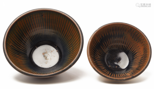 TWO HENAN RUSSET-STRIPED BROWN GLAZED BOWLS (1)