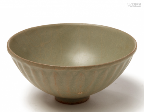 A LONGQUAN CELADON LOTUS BOWL (1)