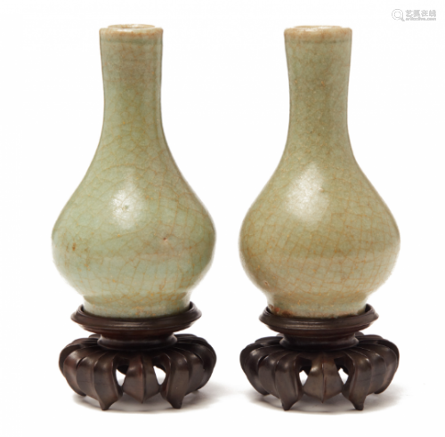 A PAIR OF SMALL LONGQUAN CELADON BOTTLE VASES