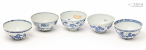 FIVE BLUE AND WHITE PORCELAIN BOWLS