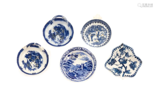 FIVE 18TH / 19TH C ENGLISH BLUE AND WHITE D…