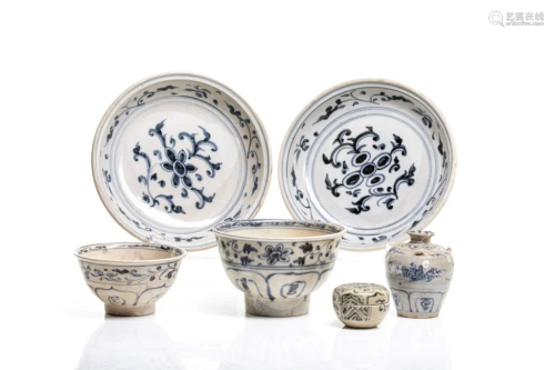 GROUP OF HOI AN HOARD BLUE & WHITE PORC…