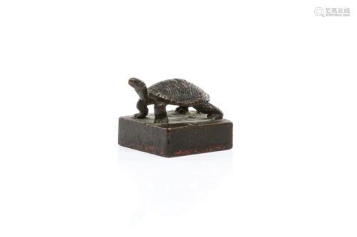 CHINESE MING BRONZE SEAL WITH TURTLE F…