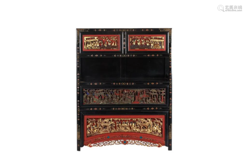 GILT AND BLACK LACQUERED WOOD DISPLAY …