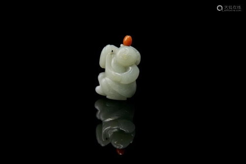 CHINESE JADE FIGURAL SNUFF BOTTLE