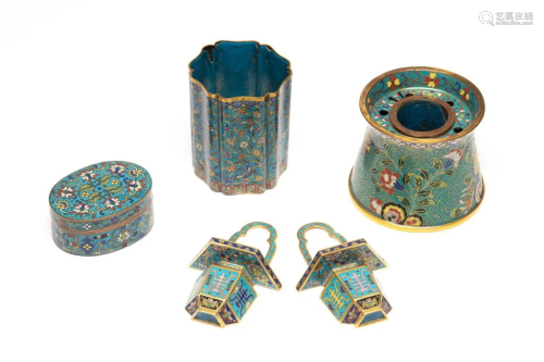 FIVE CHINESE CLOISONNE ENAMELLED SC…