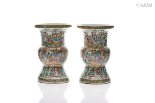 PAIR OF CANTON FAMILLE ROSE PORCELAIN ZH…