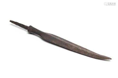 FORGED IRON SPEAR POINT