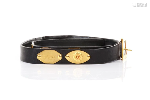 VINTAGE CHANEL LEATHER BELT