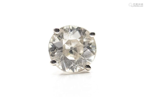 SINGLE DIAMOND SOLITAIRE STUD EARRING, 1g