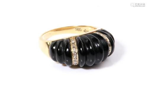 VINTAGE DOMED GOLD COCKTAIL RING, 6g