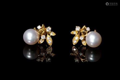 PAIR OF GOLD, DIAMOND & PEARL EARRINGS