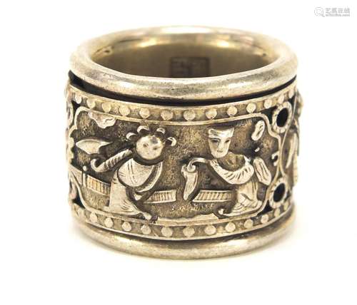 Chinese silver coloured metal archer's ring with rotating band, character marks to the inside, 3cm