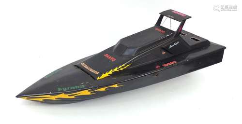 Petrol remote control speed boat, 120cm in length : For Further Condition Reports Please Visit Our