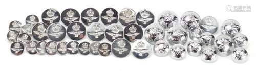 Military interest buttons including Machine Gun Corps and RAF : For Further Condition Reports Please