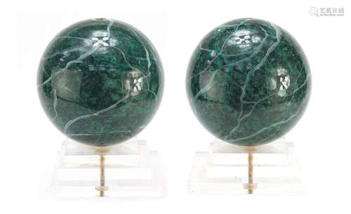 Pair of green marbleised and perspex garden finials, each 29.5cm high : For Further Condition