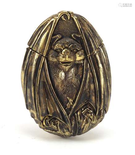 Novelty brass vesta in the form of a bat, 6.5cm high : For Further Condition Reports Please Visit