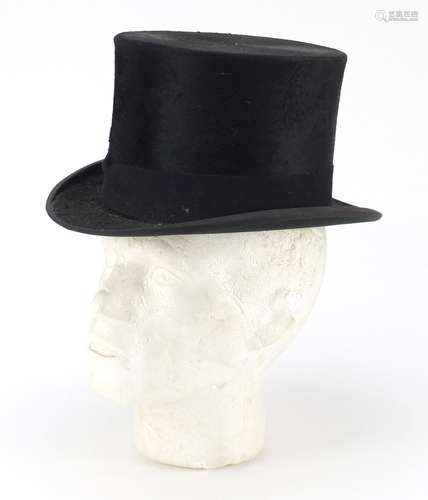 Early 20th century moleskin top hat by PR of London, interior size 20cm x 16.5cm : For Further