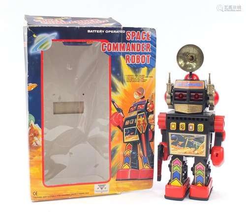 Vintage Space Commander robot with box, 36cm high : For Further Condition Reports Please Visit Our