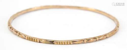 Unmarked gold bangle, (tests as 9ct gold) 6.5cm in diameter, 7.2g : For Further Condition Reports