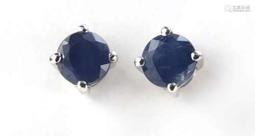 Pair of 9ct white gold sapphire stud earrings, 4mm in diameter, 0.8g : For Further Condition Reports