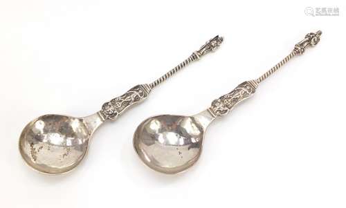 Pair of antique Continental silver spoons, each 19cm in length, 127g : For Further Condition Reports