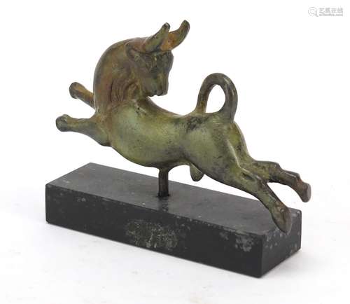 Patinated bronze Byzantine style horse raised on a black slate base, 12cm wide : For Further